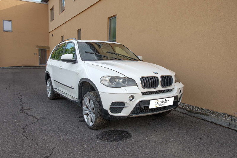 BMW X5 xDrive 30D (nafta) 