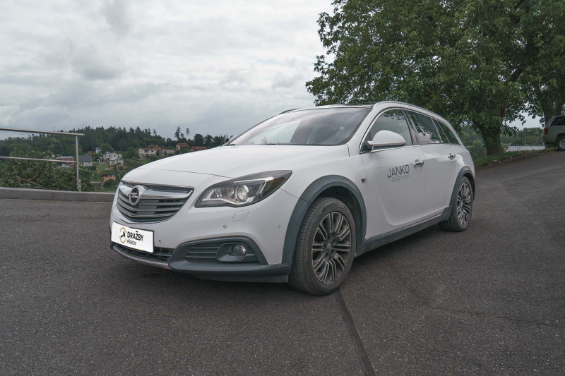 Opel Insignia Sports Tourer SW (nafta) 