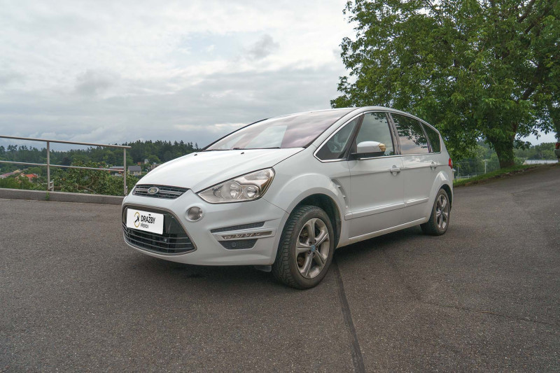Ford S-Max (nafta) 