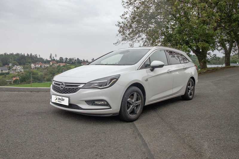 Opel Astra Sports Tourer+ (nafta) 