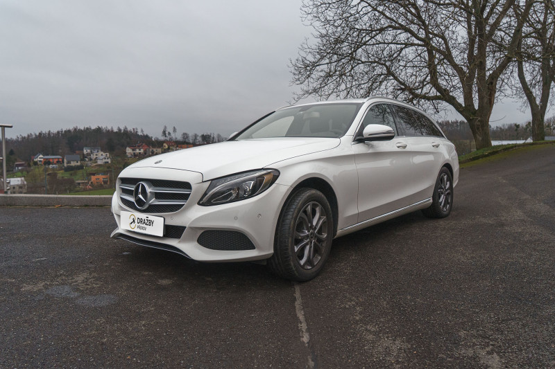 Mercedes-Benz C220 D 4Matic (nafta) 
