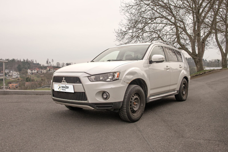 Mitsubishi Outlander (benzin) 