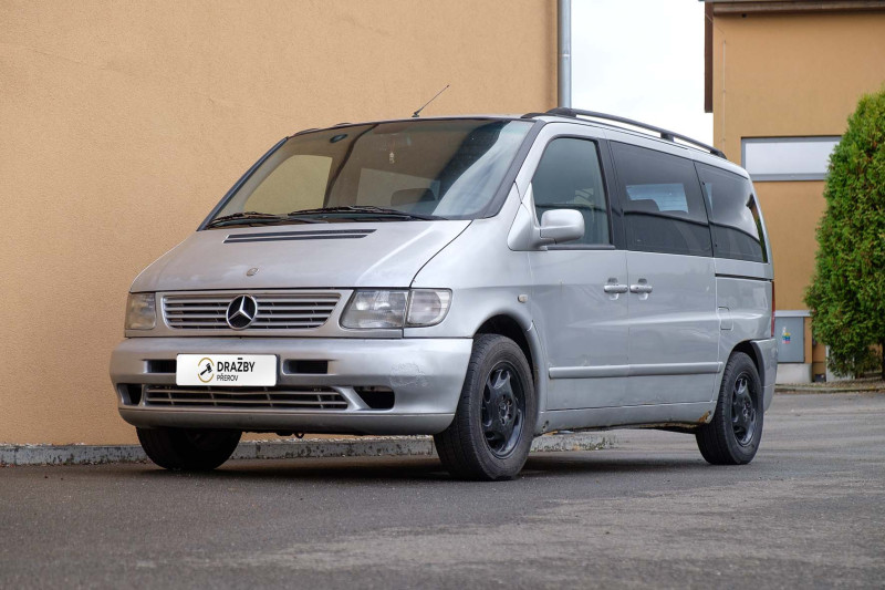 Mercedes-Benz V 220 (nafta) 