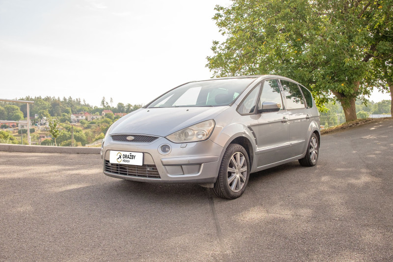 Ford S-Max (nafta) 